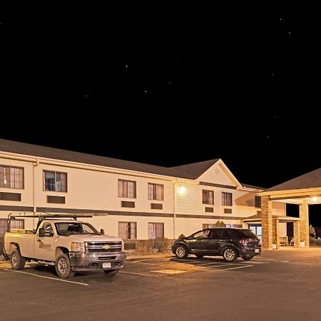 Super 8 By Wyndham Defiance Hotel Kültér fotó